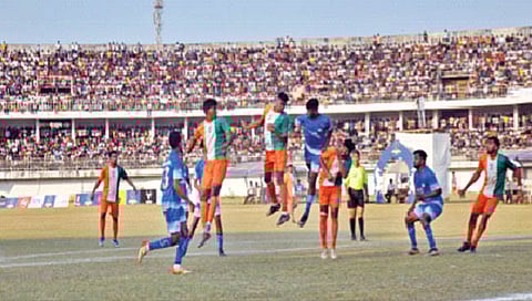 Kolhapur : शिवाजी मंडळाने पटकाविला के.एम. चषक