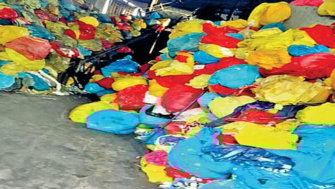 सोलापूरचा कचरा कोल्हापुरात टाकणार्या ठेकेदाराला नोटीस!