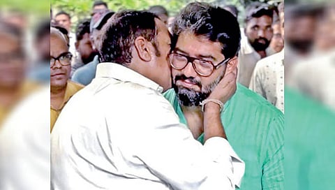 आ. शिवेंद्रराजेंना खा. उदयनराजेंकडून झप्पी