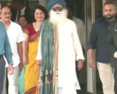 सद्गुरू जग्गी वासुदेव यांना रुग्णालयातून डिस्चार्ज