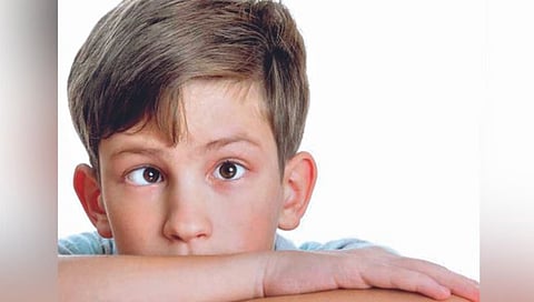 लहान मुलांची मंद द़ृष्टी, दुर्लक्ष करू नका, जाणून घ्या लक्षणे