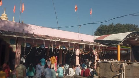 बीड: हर-हर महादेवाच्या जयघोषात गेवराईतील शिवमंदिरे गजबजली