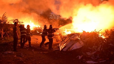 वर्धा : आगीमध्ये चार दुकानांची जळून खाक, अडीच लाख रुपयांचे नुकसान