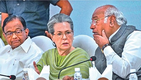 Lok Sabha Election 2024 : काँग्रेसच्या जाहीरनाम्यात ५ न्याय आणि २५ गॅरंटी योजना