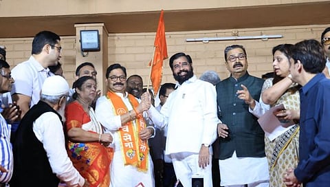 Maharashtra politics : ठाकरे गटाला धक्का : आमदार रवींद्र वायकर यांचा शिंदेंच्या शिवसेनेत प्रवेश