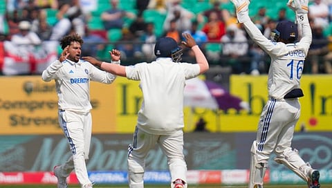 Kuldeep Yadav : कुलदीपने घेतली इंग्लंडची ‘फिरकी’; निम्मा संघ धाडला तंबूत