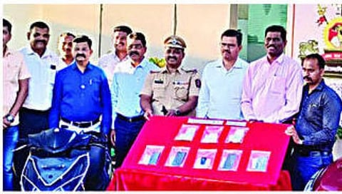 नाशिक : युनिट एकच्या पथकाने संशयितांकडून ताब्यात घेतलेली शस्त्रे.