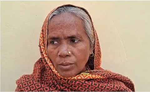 बदायूं येथील दुहेरी खून प्रकरणातील संशयित जावेदचा एन्काऊंटर झाला. जावेदची आईन नाजीन यांनी या एन्काऊंटरचे समर्थन केले आहे.