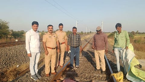 परभणी: फुकटगाव शिवारात रेल्वेच्या धडकेत महिला जागीच ठार