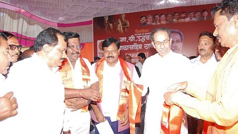 धाराशिव : डॉ. कांबळे राष्ट्रवादीतून शिवसेनेत; उद्धव ठाकरेंच्या उपस्थितीत बांधले शिवबंधन