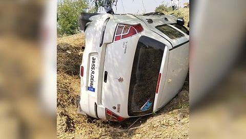 परभणी : झिरोफाटा, भारती कॅम्पजवळ कार उलटली; तलाठी ठार, ५ जण जखमी