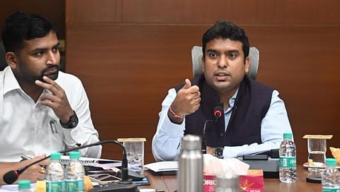 चंद्रपुरात आदर्श आचारसंहितेची काटेकोरपणे अंमलबजावणी करा: जिल्हाधिकारी