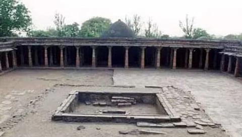 Dhar Bhojshala ASI survey | भोजशाळा- कमाल मौला मशिदीच्या ASI सर्वेक्षणाला स्थगिती देण्यास SC चा नकार