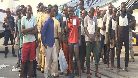 सोमालियातील ३५ समुद्री चाचे मुंबई पोलिसांच्या ताब्यात