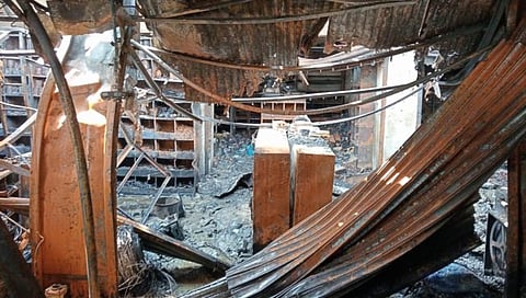 दुकानाला भीषण आग