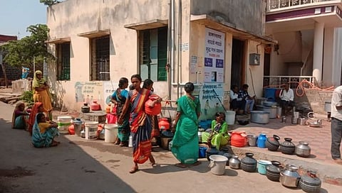 Kolhapur News : कोल्हापूर : मादळेत भीषण पाणी टंचाई; हंडाभर पाण्यासाठी वनवन