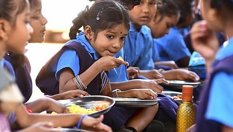 Mid Day Meal Scheme : विद्यार्थ्यांना मिळणार कडधान्ये, मिलेट्स, भाज्या व फळे; पाककृती समितीची शिफारस