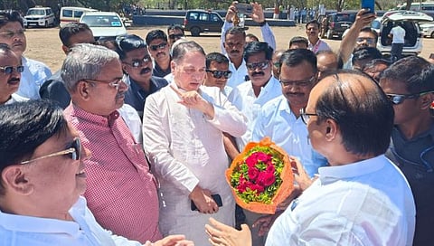 Ajit Pawar – Adhalrao Patil: अजित पवार-आढळराव पाटील यांचा एकाच मोटारीतून प्रवास; चर्चांना उधाण