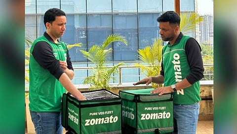 Zomato Pure Veg Fleet : झोमॅटो कंपनीच्या हिरव्या रंगातील टी शर्टचा फोटो व्हायरल! कारण ग्राहकांना मिळणार ‘ही’ नवी सुविधा