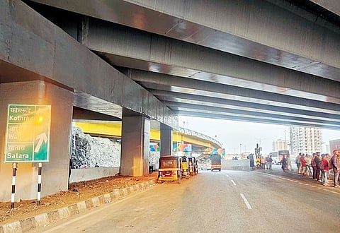 वाहनांच्या पार्किंगमुळे चांदणी चौक गुदमरतोय! वाहतुकीसही होतोय अडथळा