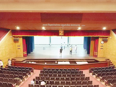 ‘बालगंधर्व’चा पडदा पुन्हा खुला! नव्या रूपात रंगला नाट्यप्रयोग