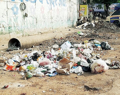 महापालिकेच्या स्वच्छतेला नागरिकांचे ग्रहण! स्वच्छतेनंतर नागरिक फेकतात कचरा