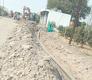 जलवाहिनीची खोली एक ते दोन फूट; मलिदा खाण्यासाठी जलजीवन योजना