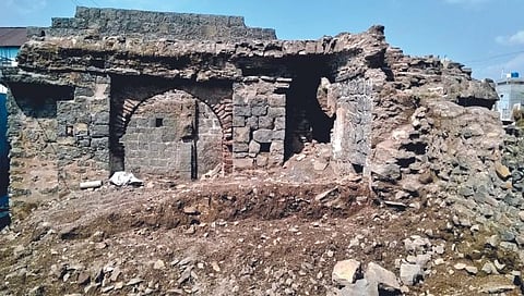 कस्तुरीचा चिखल करून बांधली होती हवेली!