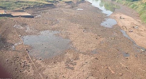 दत्तवाड येथे दूधगंगा नदीचे पात्र आठवड्यात दुसऱ्यांदा कोरडे