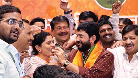 Pune Lok sabha : मुरलीधर मोहोळांच्या गळ्यात लोकसभा उमेदवारीचा हार