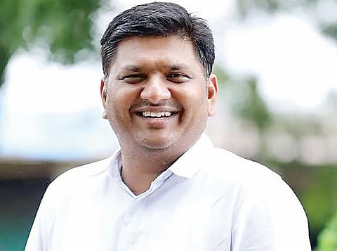 अधिवेशनात आ. प्राजक्त तनपुरेंचा सरकारवर आसूड; राज्य शासनाची कोटींची उड्डाणे