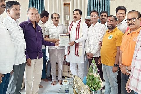 एमआयडीसी उभारताना व्यापारी हित जोपासू : आ. प्रा. राम शिंदे यांनी दिली ग्वाही