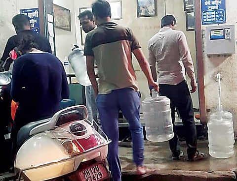 ‘आरओ’तील पाण्याचा गढूळ प्रवाह; महापालिका प्रशासनाचे दुर्लक्ष