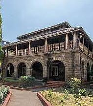 servents society of India : नामदार गोखलेंच्या संस्थेला विश्वस्तच करताहेत फस्त!