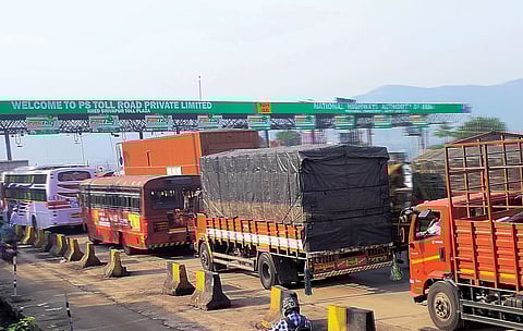 टोलमध्ये केली ‘इतकी’ वाढ; वाहनचालकांच्या खिशाला फटका