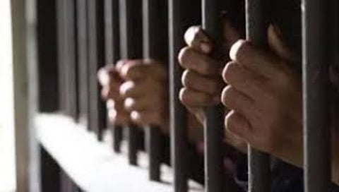 Dhule Bribe News | लाचखोरी प्रकरणातील पोलीस निरीक्षकासह तिघांची कारागृहात रवानगी