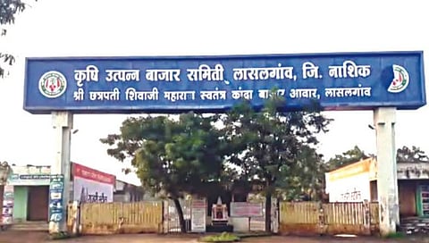 नाशिक जिल्ह्यात बाजार समित्यांची ५० कोटी उलाढाल ठप्प