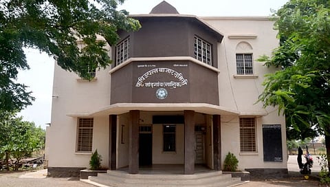 नाशिक : दुष्काळातही नांदगाव बाजार समिती अब्जाधीश