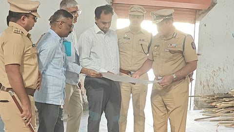 Jalgaon News | पोलीस महानिरीक्षक व जिल्हाधिकाऱ्यांडून स्ट्रॉंग रूम, मतमोजणी ठिकाणांची पाहणी