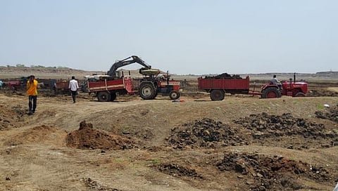 धुळे : नकाने तलाव गाळमुक्त करण्यासाठी अनिल गोटे यांची भावनिक साद, सोमवारी बैठक