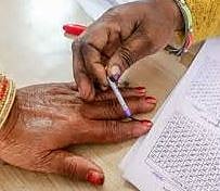 Loksabha election : मतदान केंद्रावर पडदानशी महिलांसाठी असणार ‘या’ विशेष सुविधा..!