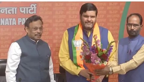 काँग्रेसचे राष्ट्रीय प्रवक्ते गौरव वल्लभ यांनी आज (दि.४ एप्रिल) पक्षाचा राजीनामा दिल्यानंतर काही तासांतच भाजपमध्ये प्रवेश केला.