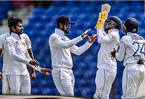 बांगलादेशविरुद्धच्या दाेन सामन्यांच्या कसाेटी मालिकेत आज ( दि. ३ एप्रिल) श्रीलंकेने 2-0 असा विजय मिळवला.