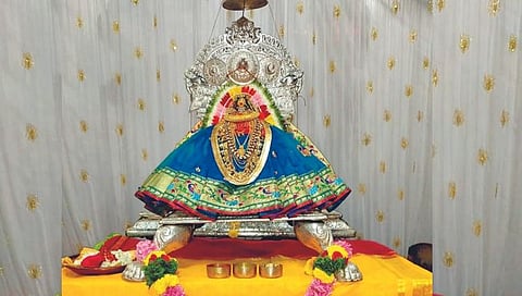 कोल्हापूर : अंबाबाई मूर्ती संवर्धन प्रक्रिया सुरू; आज सायंकाळपर्यंत काम पूर्ण होणार; पितळी उंबऱ्याबाहेर उत्सवमूर्तीचे दर्शन