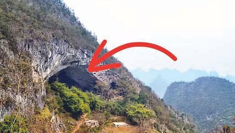 चक्क एका गुहेत राहते संपूर्ण गाव