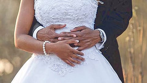 ‘या’ देशात दोन लग्नं न केल्यास होते जन्मठेप