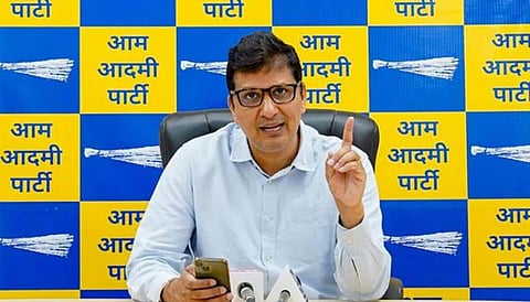 पत्रकार परिषदेमध्ये बोलताना आपचे नेते सौरव भारद्वाज.