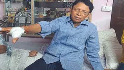 चोर आले, सामना पाहिला अन् घर लुटले!