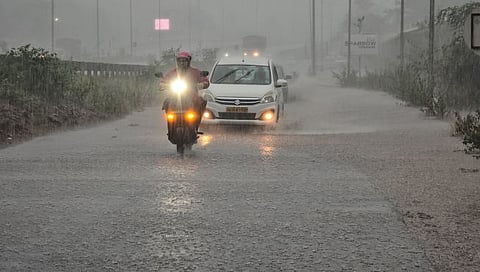 गोव्यात अवकाळी पाऊस कोसळला (छाया : समीर नार्वेकर)