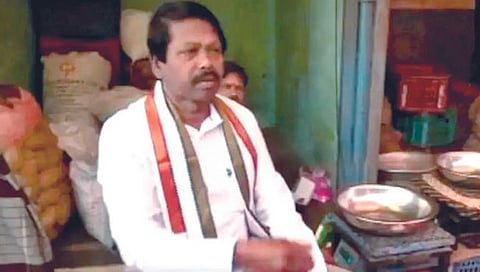 तिरुचिरापल्लीत ‘पद्मश्री’ उमेदवाराचा भाजी विकून सुरू आहे प्रचार